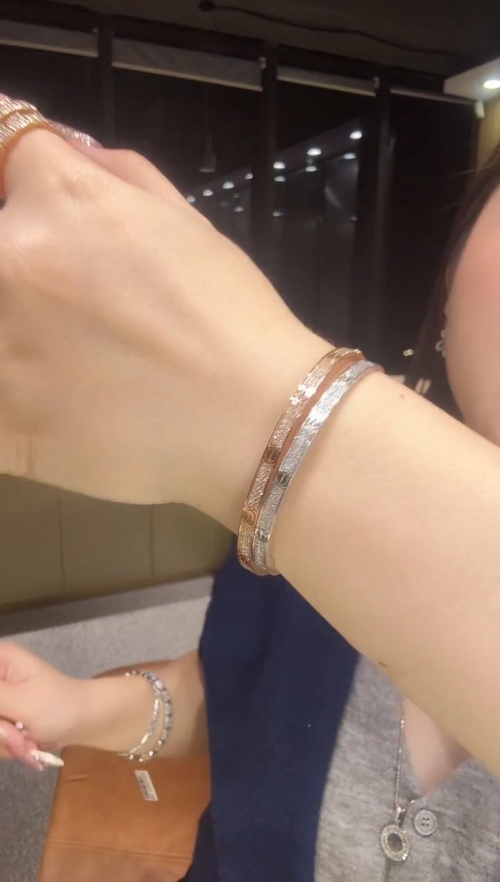 【闪购商品】钻石手镯18K金镶嵌满天星多样性发其一