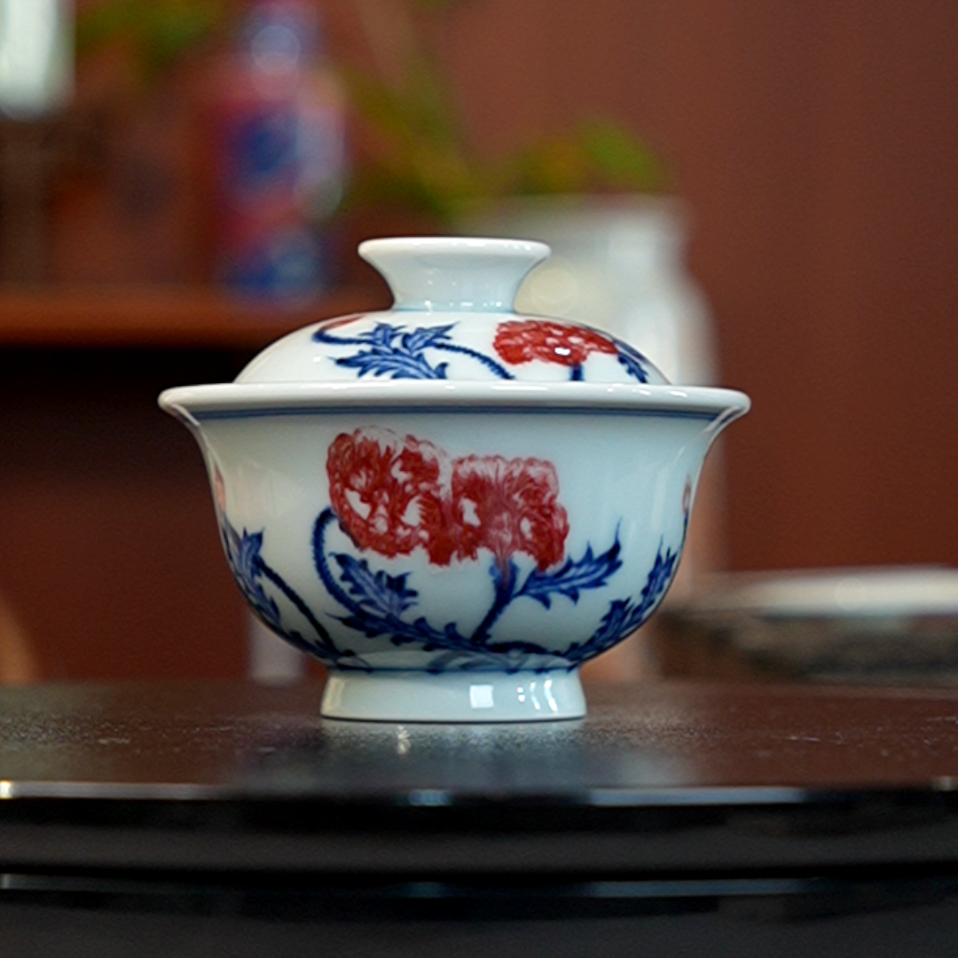 1.3/M11B4/青花釉里红内外花卉盖碗