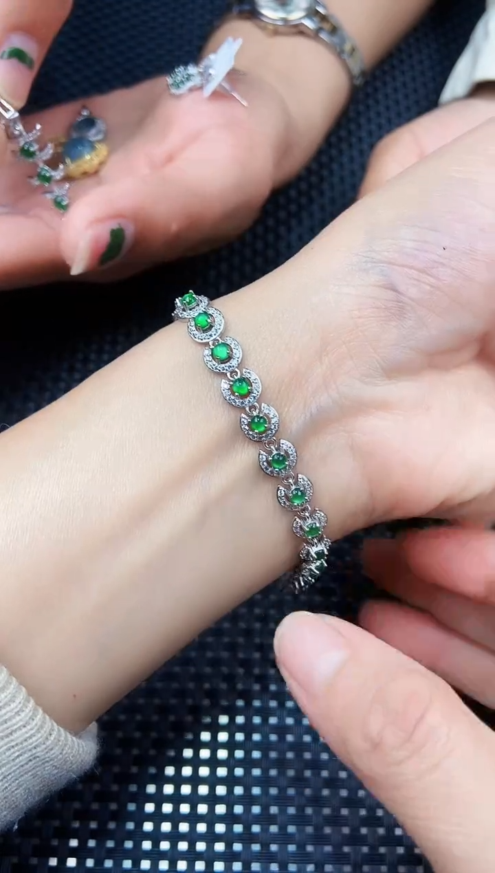 【闪购商品】翡翠手链未镶嵌11111111