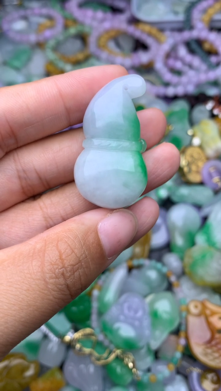 颈饰未镶嵌翡翠天然缅甸翡翠吊坠