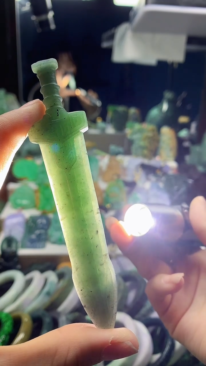 颈饰未镶嵌翡翠天然缅甸a货翡翠