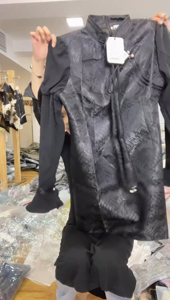 连衣裙       2XL码    130-140斤