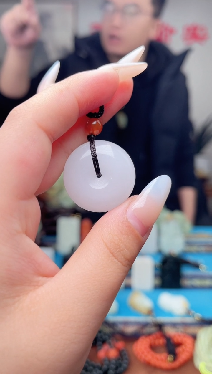 【闪购商品】石英质玉颈饰未镶嵌1