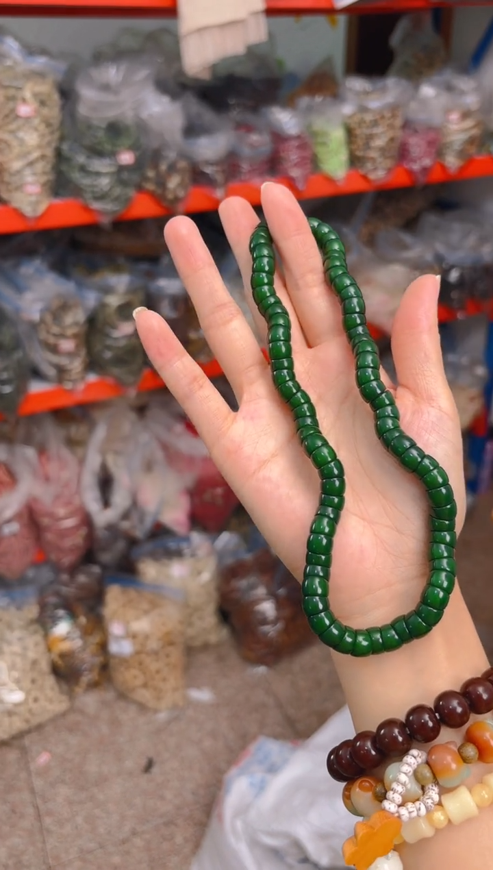 吊坠菩提根/象牙果帝王绿长肠