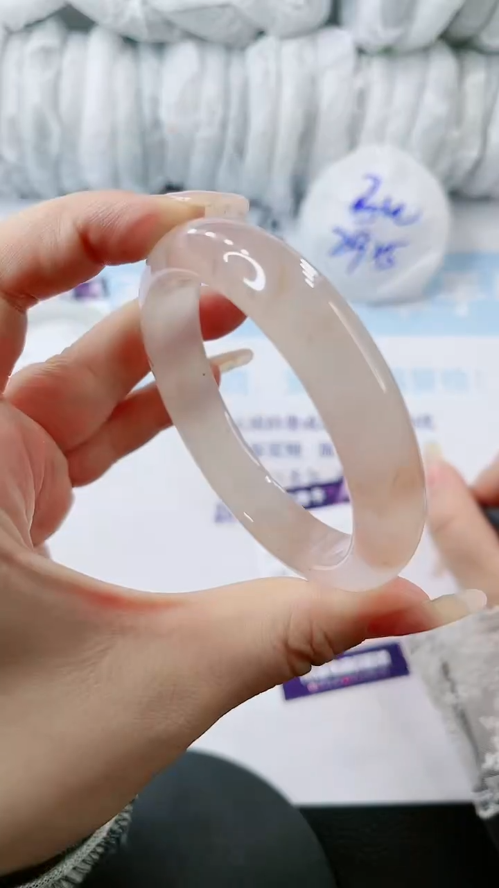 【闪购商品】石英质玉手镯未镶嵌 多样性发货V456