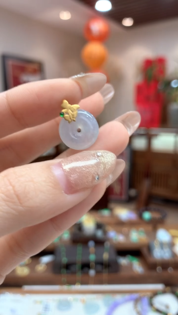 【闪购商品】翡翠吊坠(不含链)18K金镶嵌平安扣