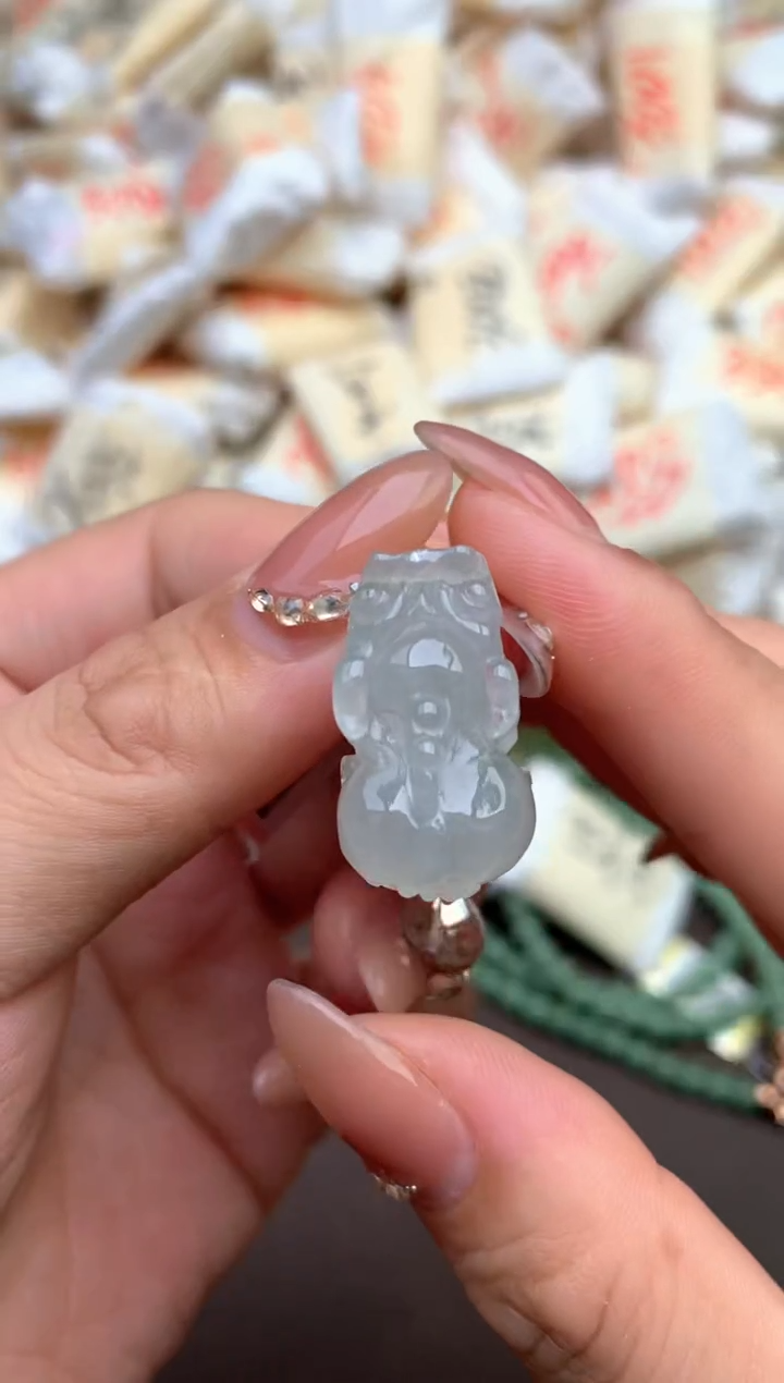 【闪购商品】翡翠颈饰未镶嵌  —