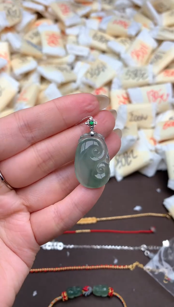 【闪购商品】翡翠挂件18K金镶嵌 一