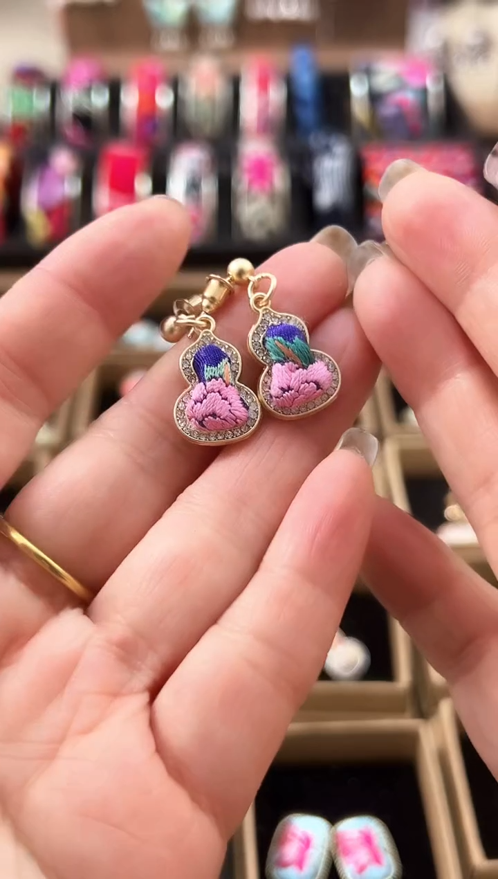 【闪购商品】织绣民族风老绣饰品519