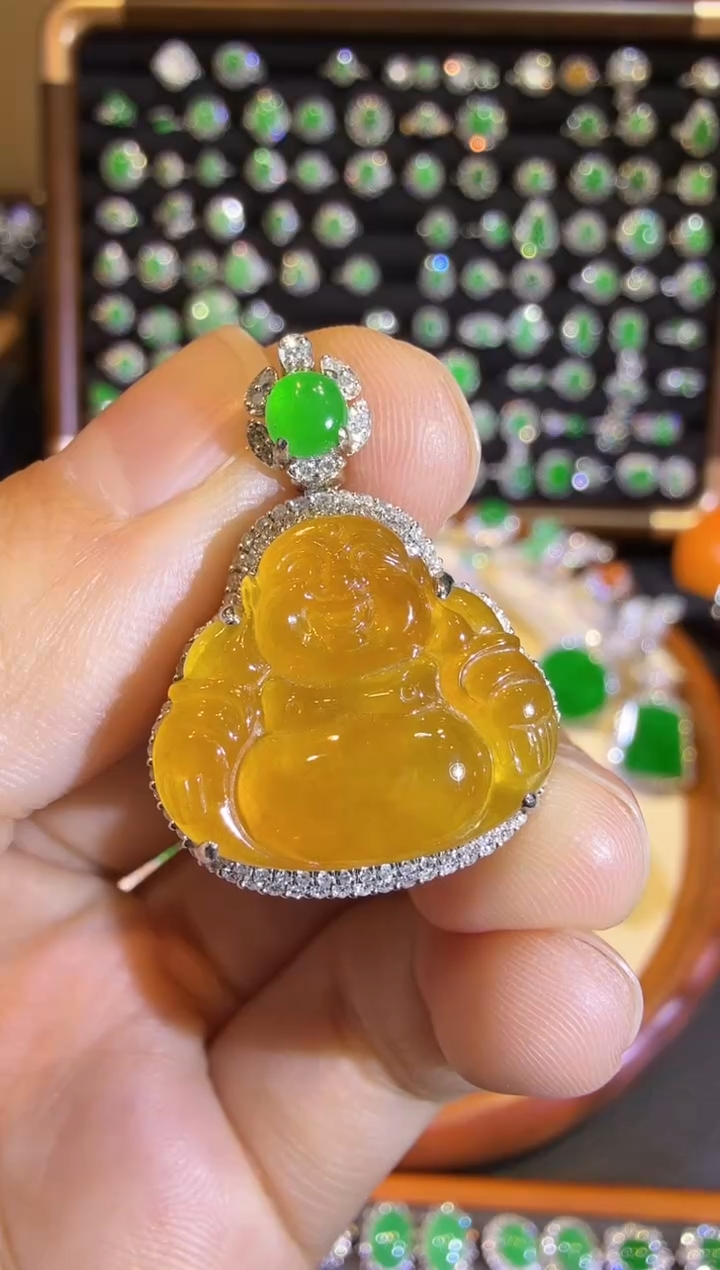 【闪购商品】翡翠吊坠(赠链)18K金镶嵌黄翡佛公吊坠