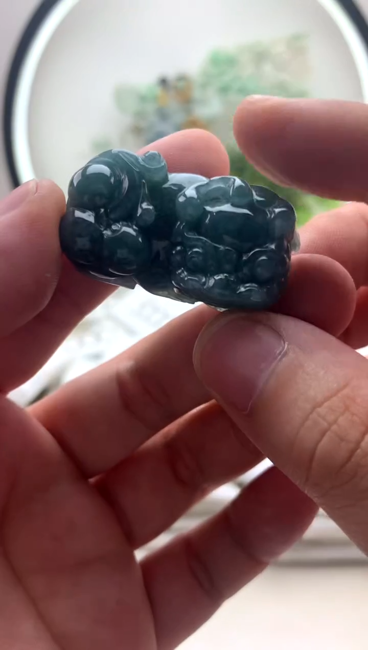 颈饰未镶嵌翡翠貔貅有瑕疵