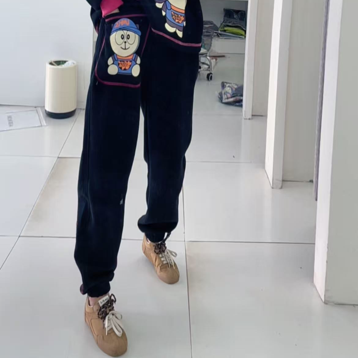 100欧版卡通叮当猫休闲卫裤款式-0822宽松黑色