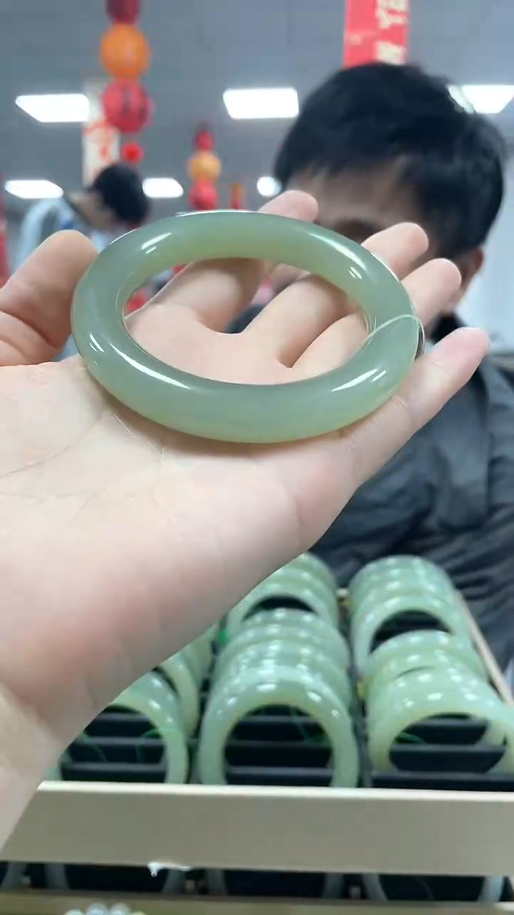 【闪购商品】和田玉手镯未镶嵌圈口备注 高品果冻猫手镯一条