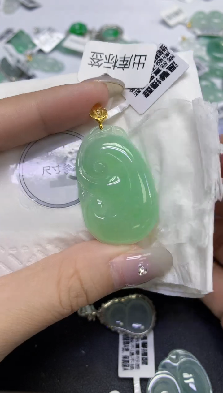 颈饰18K金镶嵌翡翠天然缅甸翡翠A货百元以上9元证书费自理