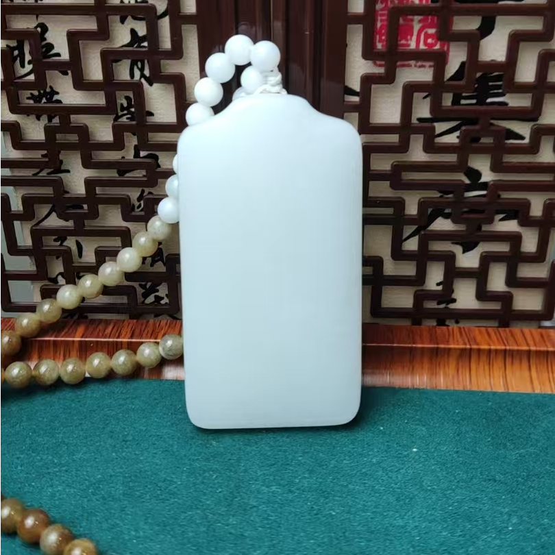 和田玉黑山料无事牌吊坠