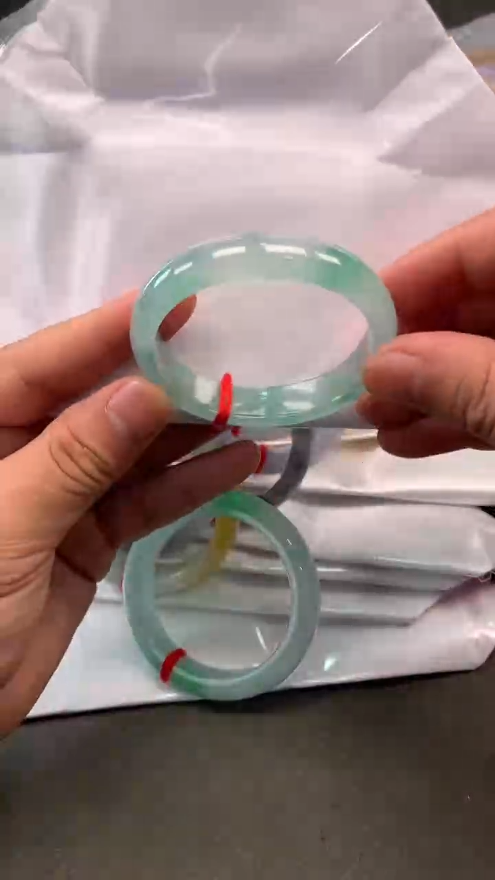 【闪购商品】翡翠手镯（贵妃镯）未镶嵌手镯