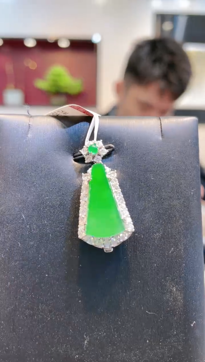【闪购商品】翡翠颈饰银S925镶嵌A8天然A货翡翠吊坠（不含链）