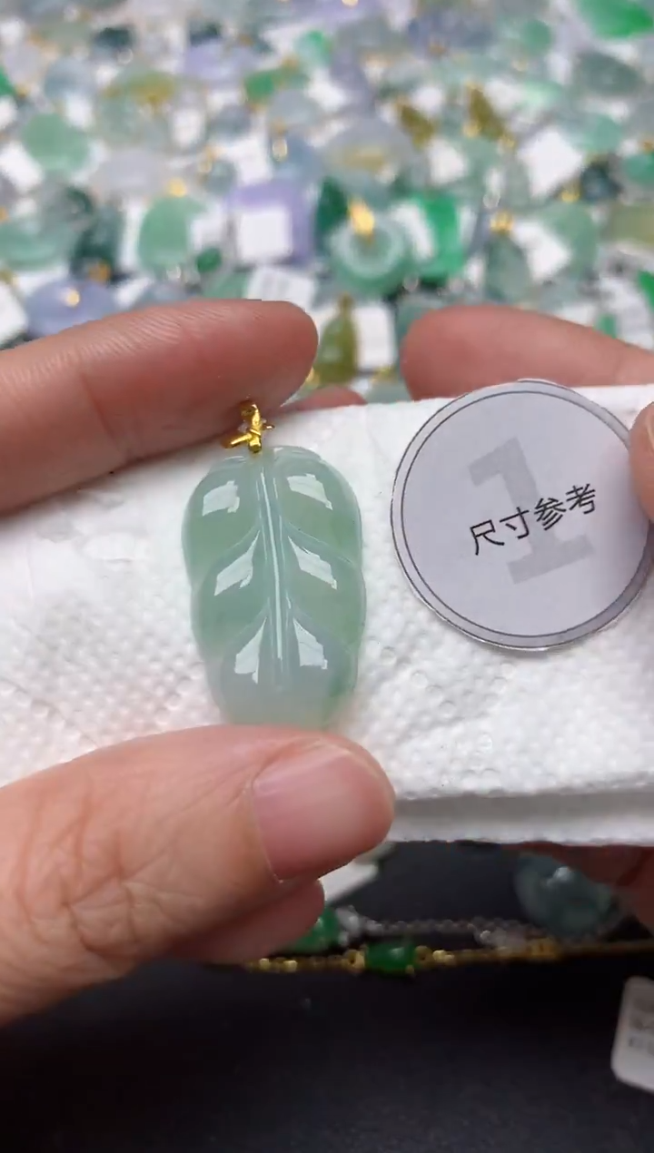 颈饰18K金镶嵌翡翠天然缅甸A货翡翠