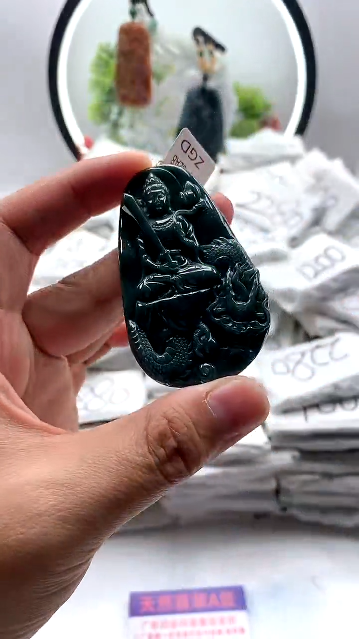 【闪购商品】翡翠颈饰未镶嵌虚空藏