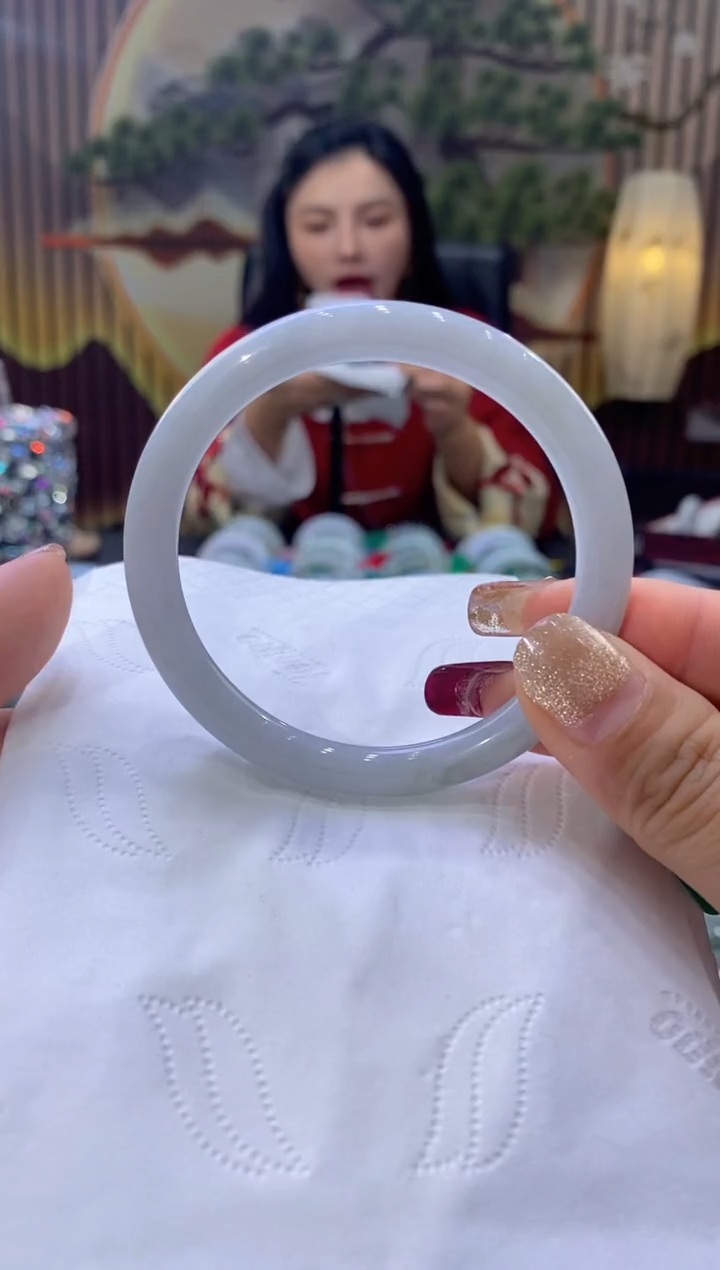 【闪购商品】翡翠手镯未镶嵌多人09004