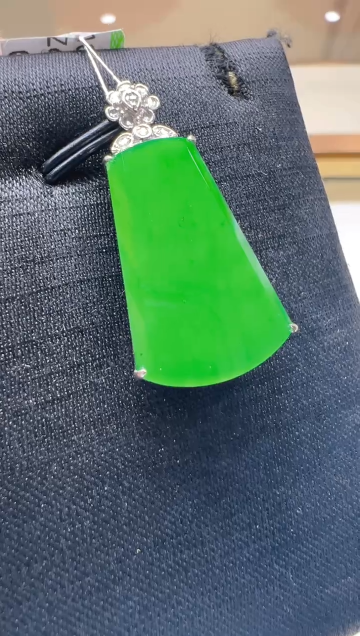 【闪购商品】翡翠吊坠(不含链)18K金镶嵌多样性团购发一件