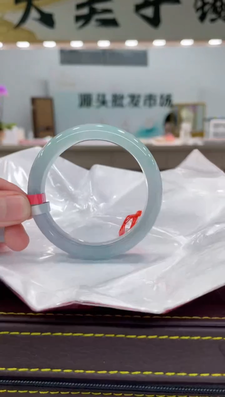 【闪购商品】翡翠手镯未镶嵌手镯