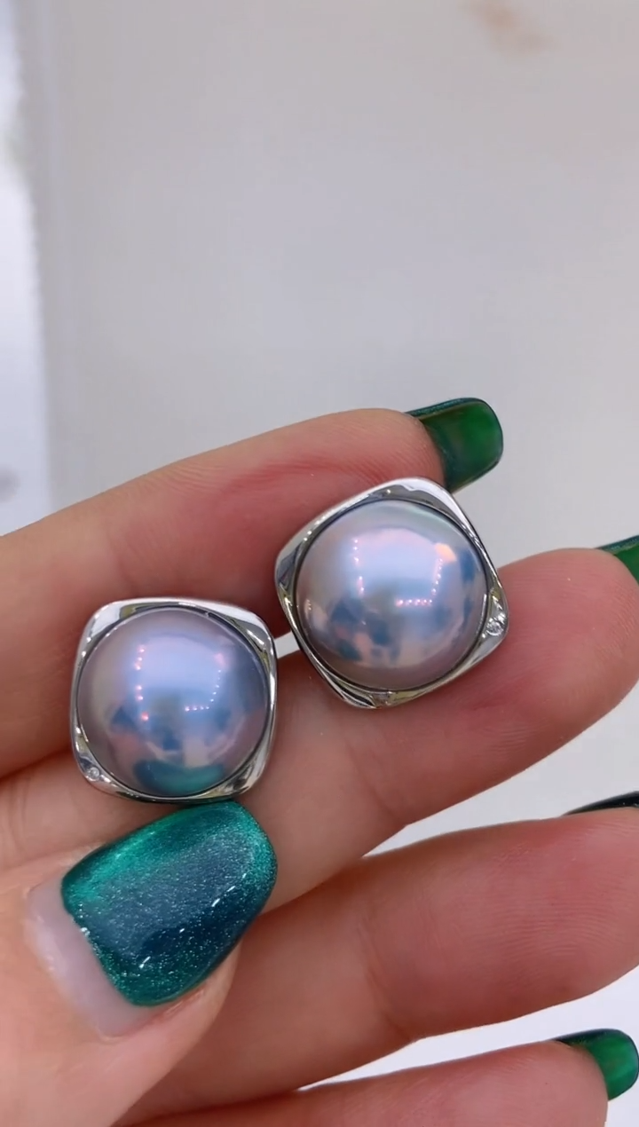 【闪购商品】拼合珍珠（马贝珠）耳饰铂Pt950镶嵌102