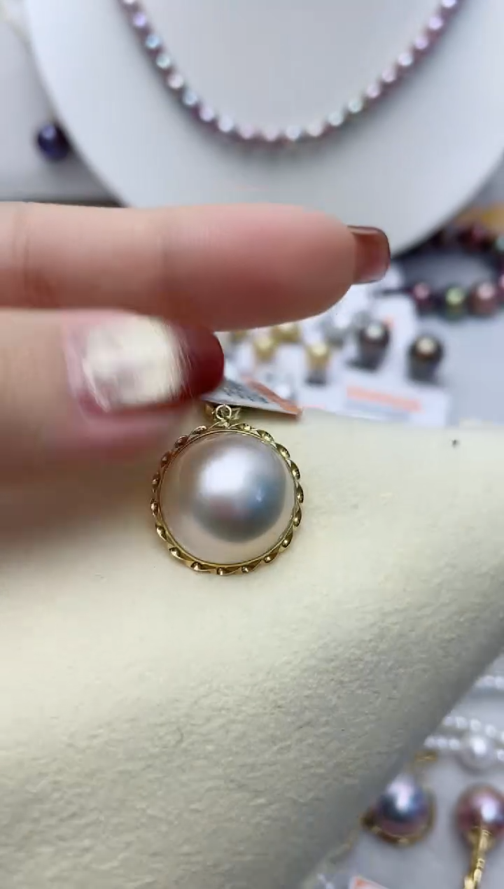 【闪购商品】拼合珍珠（马贝珠）颈饰18K金镶嵌W99