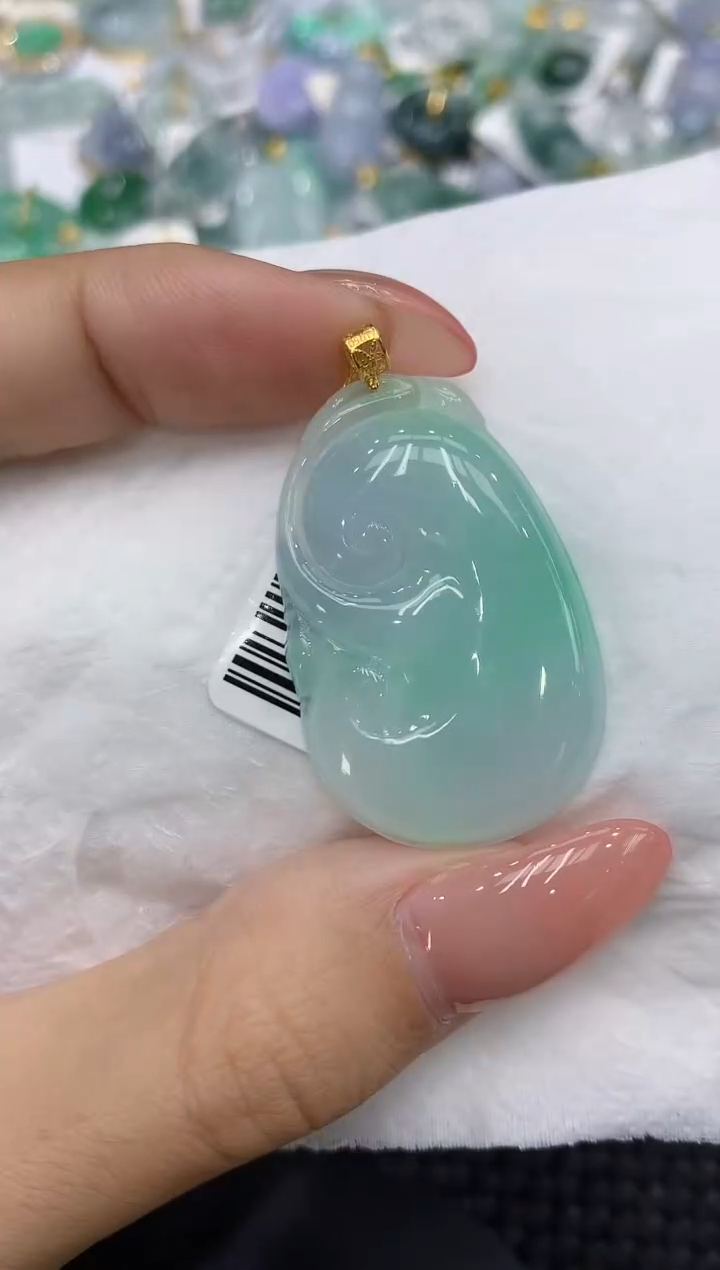 颈饰18K金镶嵌翡翠111111111111