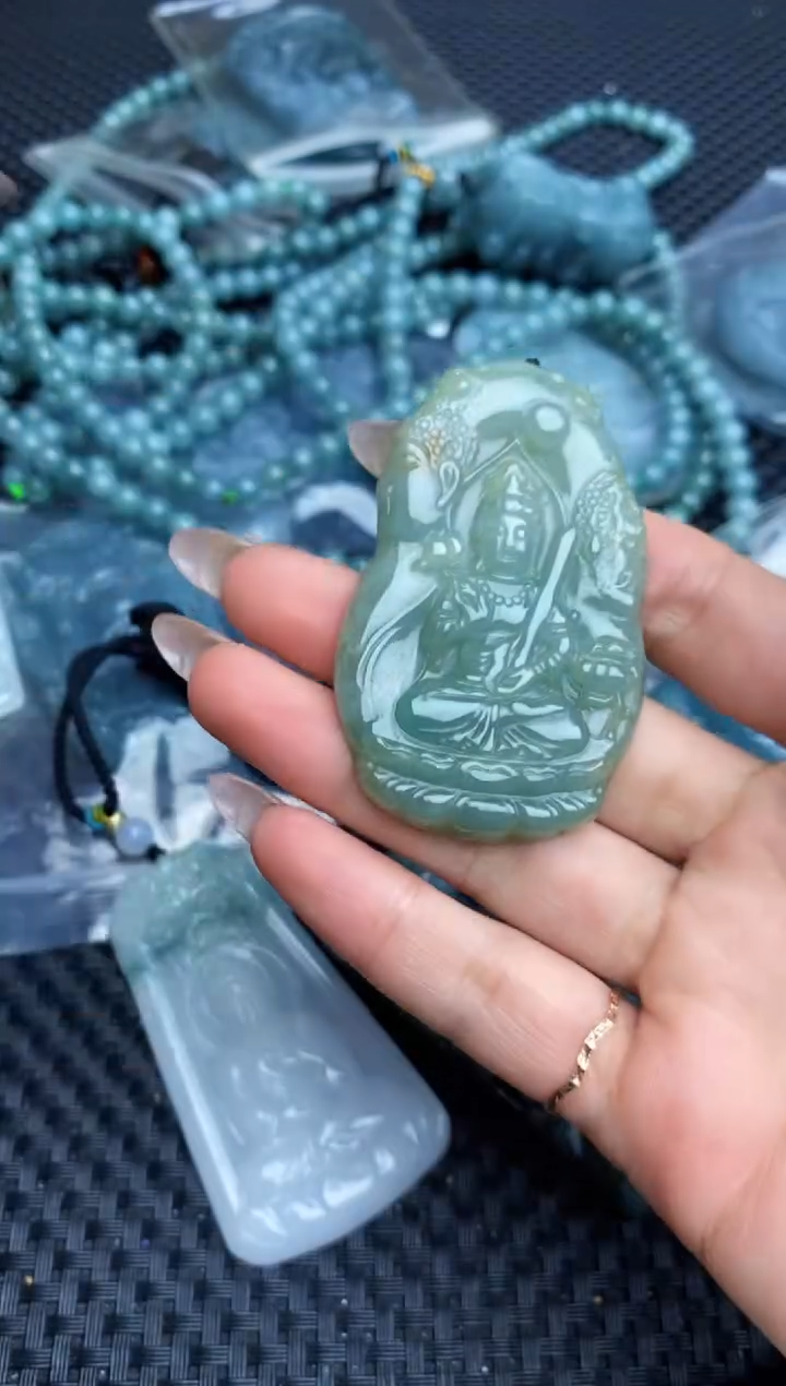 【闪购商品】翡翠颈饰未镶嵌11111111