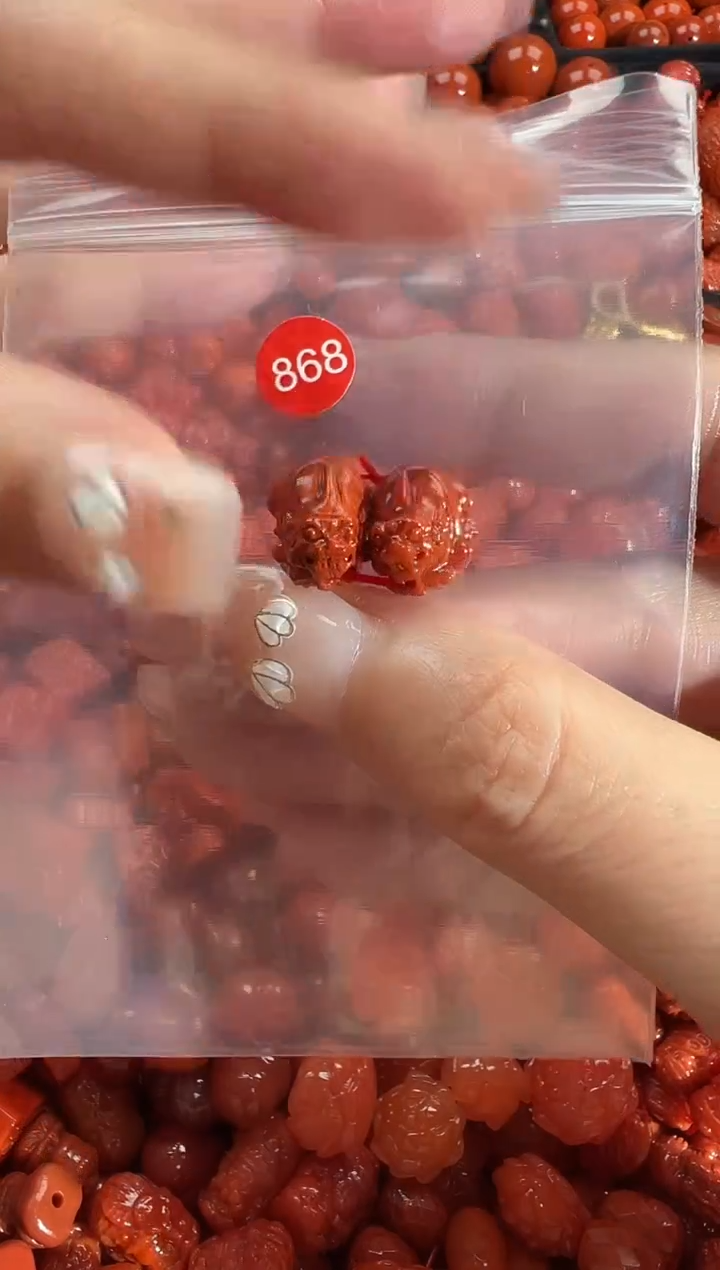 颈饰未镶嵌南红玛瑙1