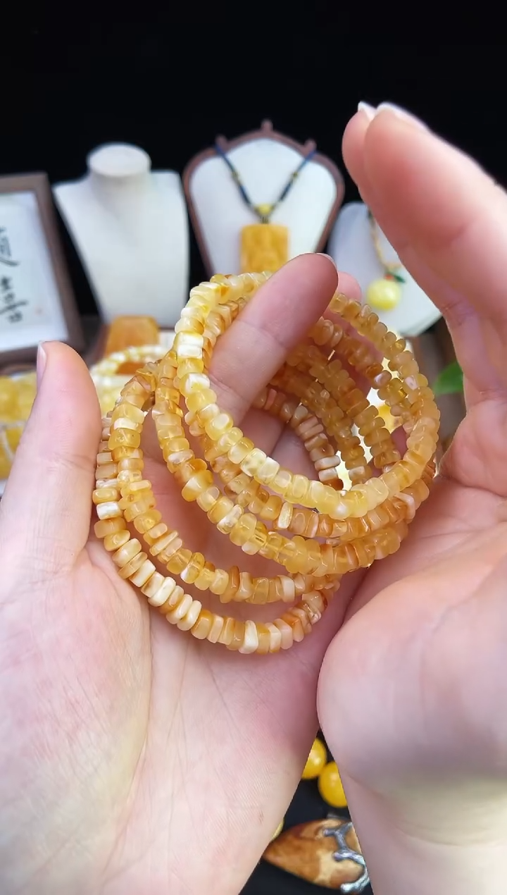 琥珀未镶嵌珠宝奇石多样性发其一