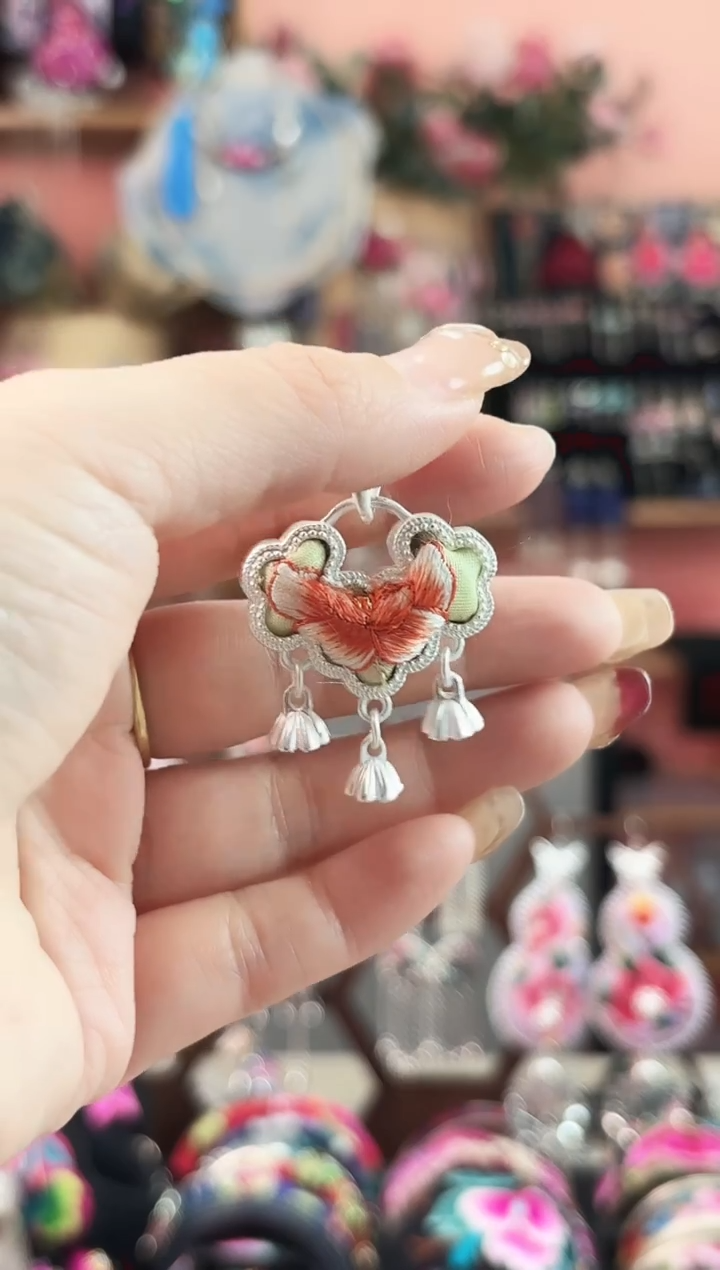 艺枝独绣手工饰品98