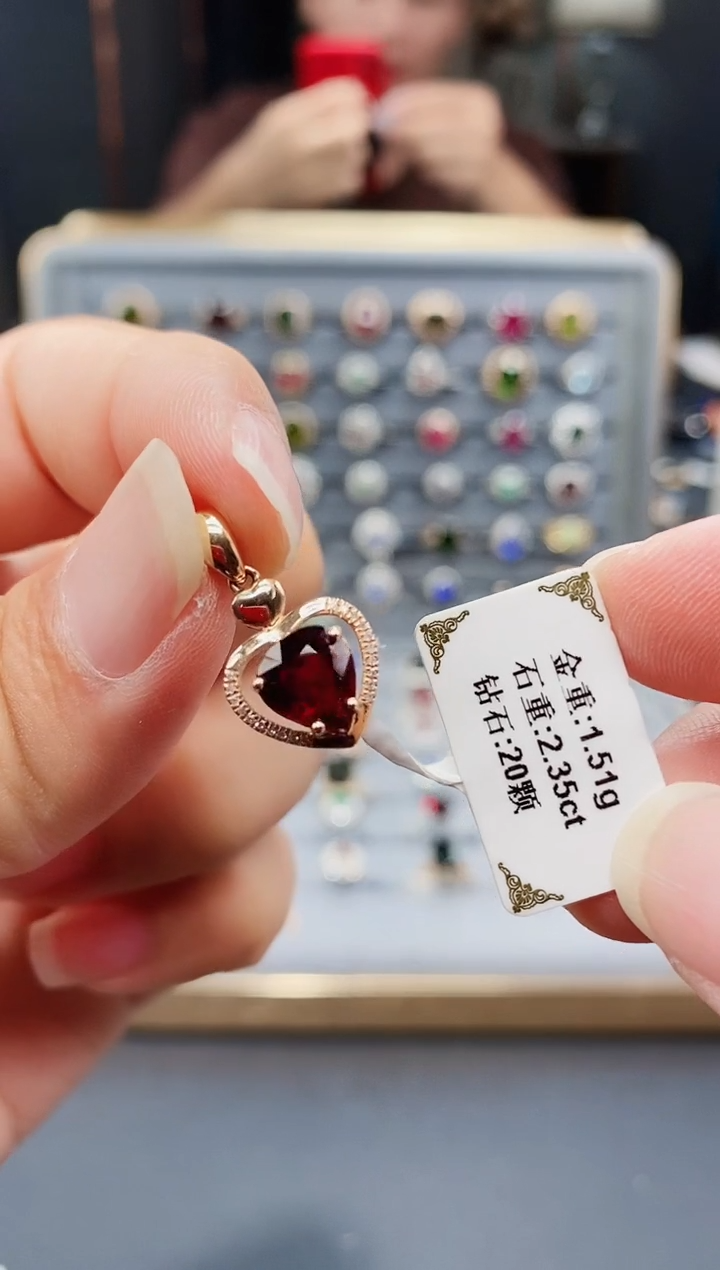 18K金镶嵌颈饰碧玺2.35.