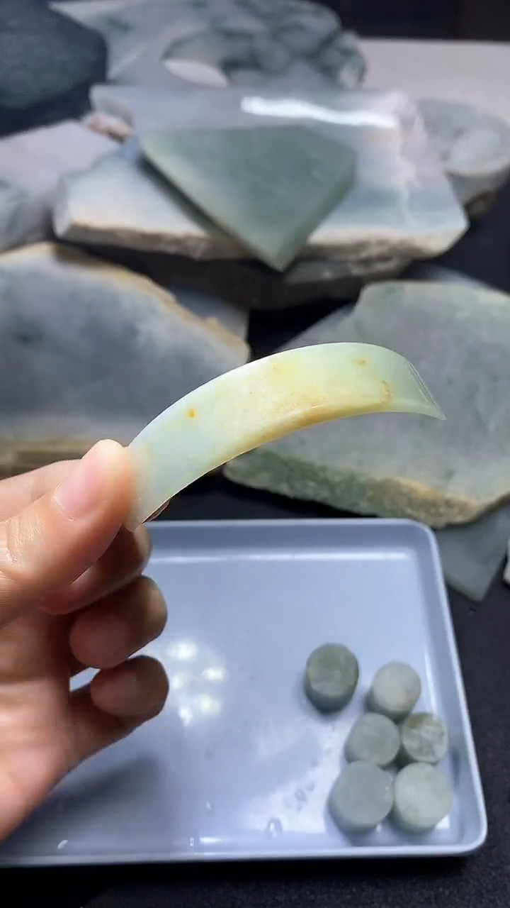 【闪购商品】翡翠颈饰未镶嵌料子
