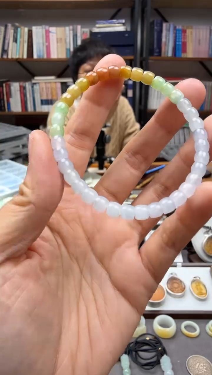 颈饰未镶嵌翡翠手串