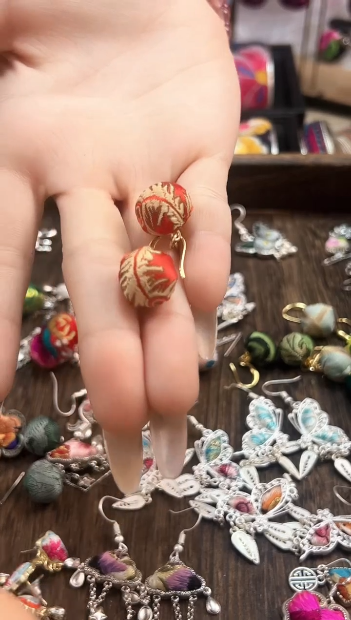 【闪购商品】织绣民族风老绣饰品070