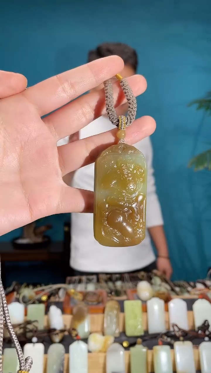 颈饰未镶嵌和田玉1