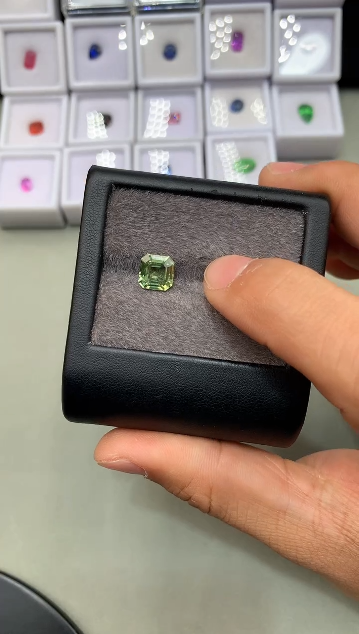【闪购商品】定制蓝宝石裸石未镶嵌枕型 绿蓝宝石 3.24ct