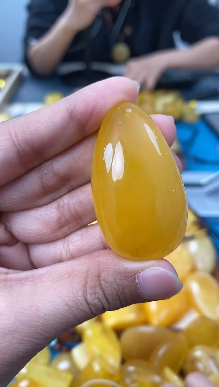 【闪购商品】琥珀裸石未镶嵌天然琥珀蜜蜡水滴