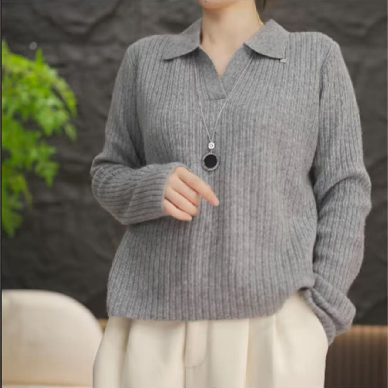 9114-复古POLO领坑条羊毛针织衫（浅灰）