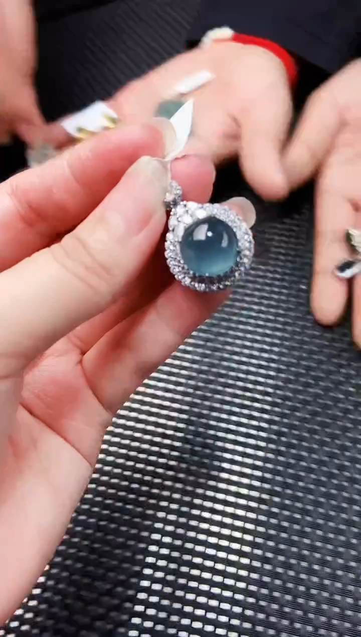 【闪购商品】翡翠吊坠(不含链)未镶嵌111111111