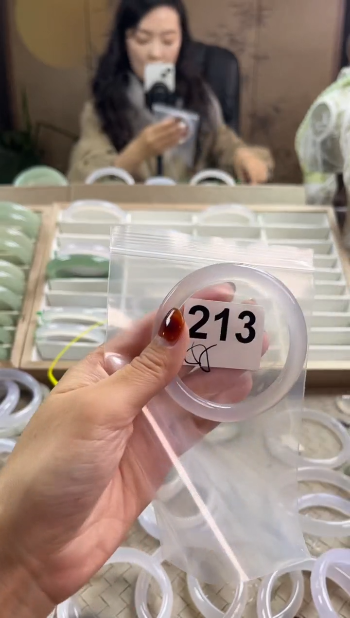 手镯玛瑙/玉髓未镶嵌213