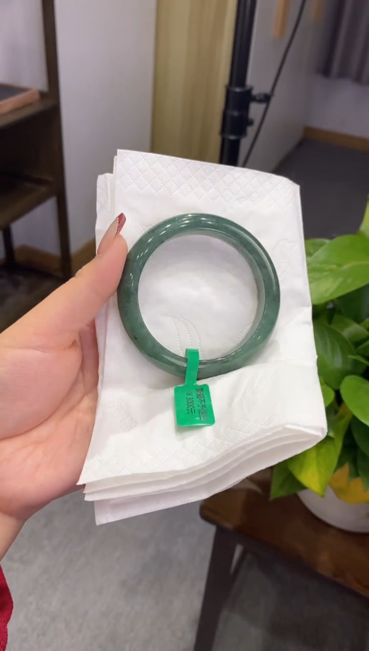 【闪购商品】翡翠手镯未镶嵌00007043