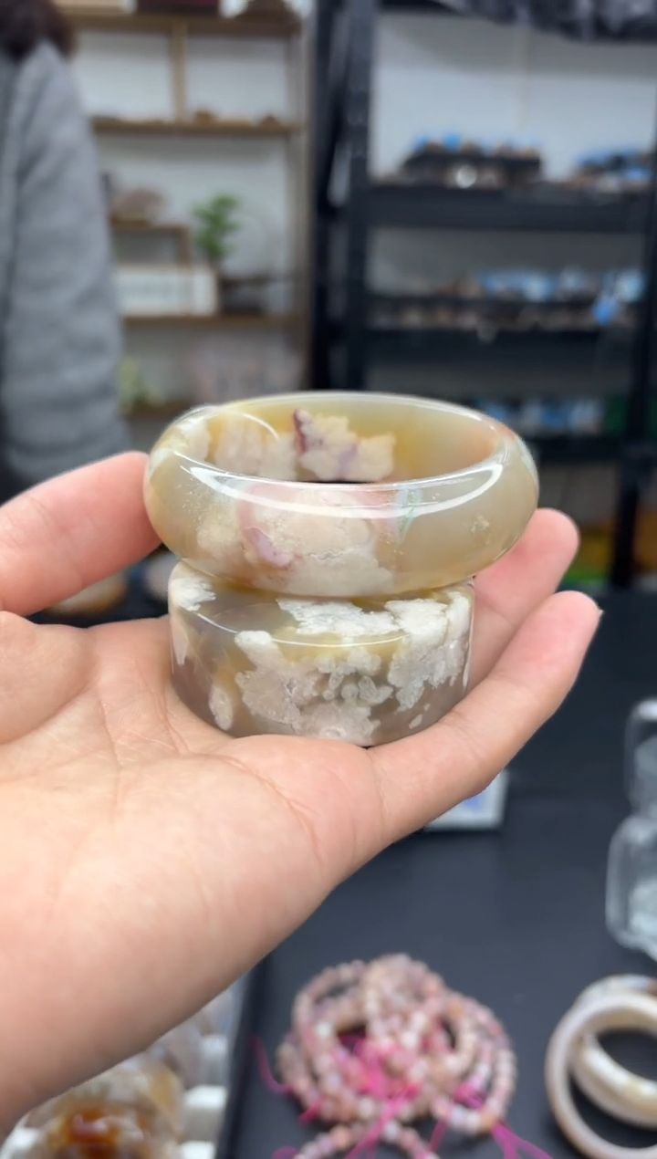 【闪购商品】石英质玉手镯未镶嵌A100(59圈赠送镯心)