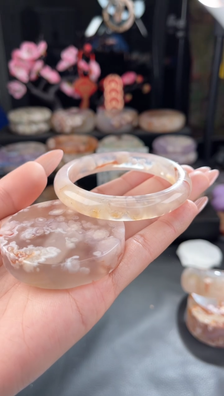 【闪购商品】石英质玉手镯未镶嵌54