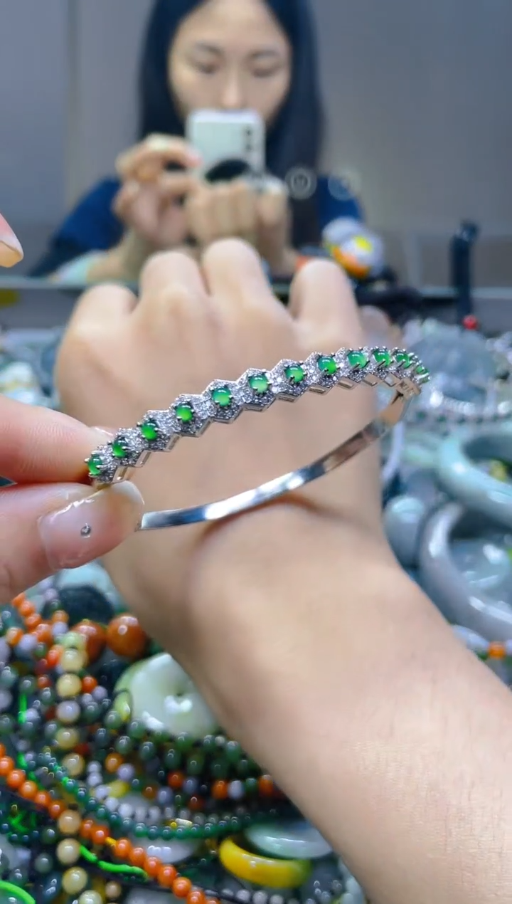 翡翠未镶嵌颈饰/D/翡翠A货一图一物