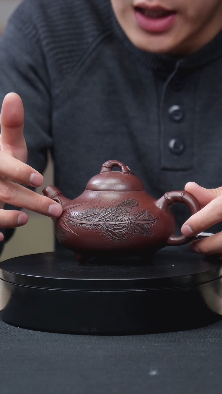 【闪购商品】紫砂茶壶深井底槽清刻绘三足乳鼎