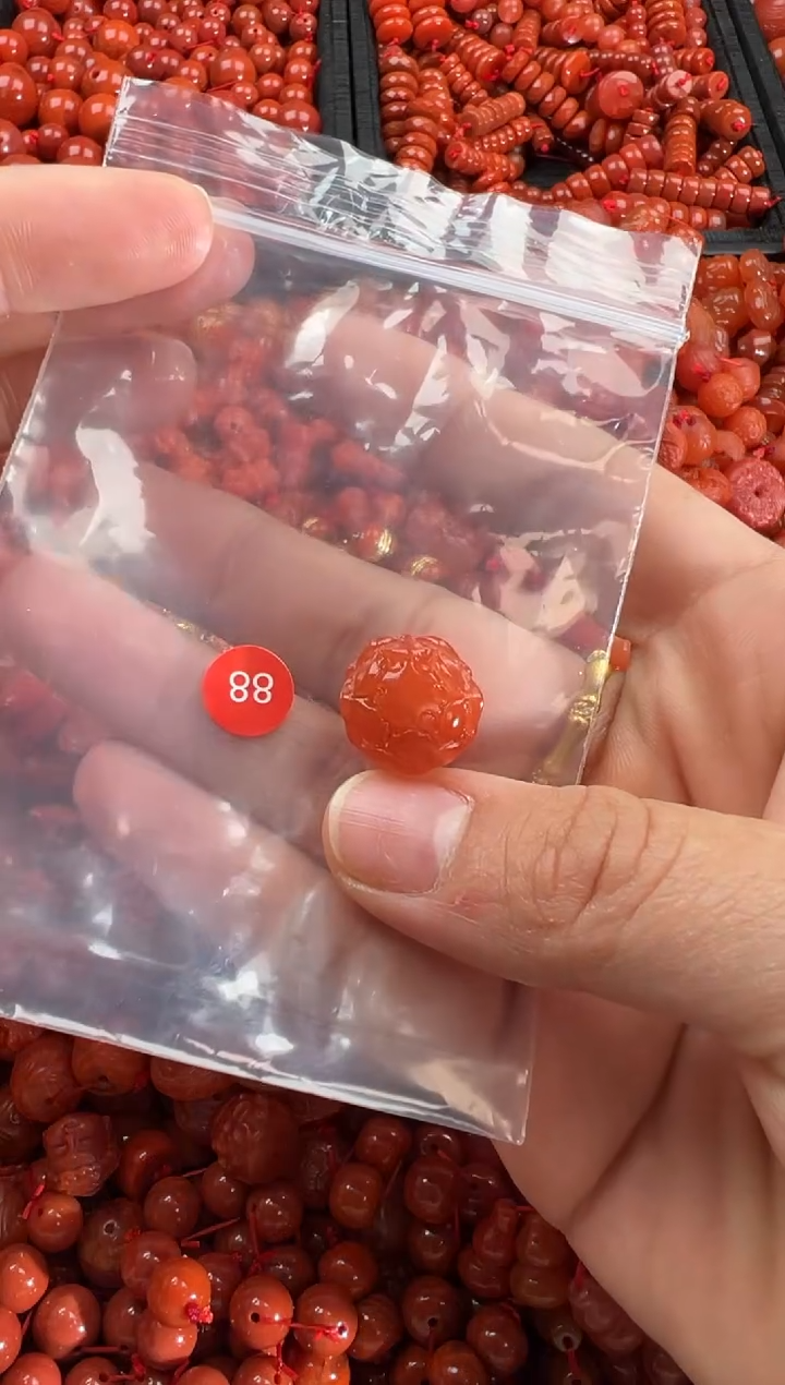 【闪购商品】南红玛瑙颈饰未镶嵌1