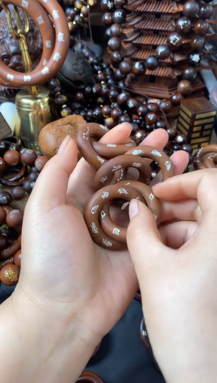 【闪购商品】木枣木老料子镶银五雷小乾坤圈随机